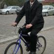 Iniţiative ecologice: Onofrei vrea să meargă cu bicicleta la Prefectură