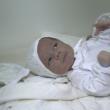 Bebeluşul care a fost abandonat joia trecută, într-o scară de bloc din Fălticeni