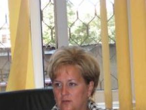 Elena Oanea: „Patronii sau managerii pot opta şi pentru interzicerea totală a fumatului în local”