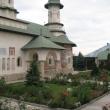 De la avangardă la duhovnicie: Discuții de poeți pe prispa Mănăstirii Râșca (I)