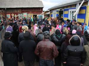 Comunitatea din Călineşti a împărtăşit durerea familiei Tcaciuc