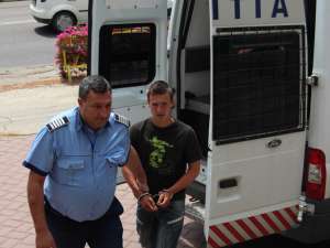 Daniel Ieţcu (17 ani) a fost trimis în judecată pentru tentativă de omor calificat