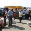 Guvernul face curăţenie în pieţe: La tarabe vor fi vândute doar legume-fructe româneşti, de producător
