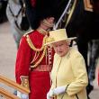 Regina Elisabeta a II-a a Marii Britanii, cea mai puternică femeie din lume. Foto: Corbis