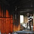 Pentru stingerea incendiului au intervenit un echipaj de la Serviciul Voluntar pentru Situaţii de Urgenţă Fântânele şi pompierii militari de la Detaşamentul Suceava
