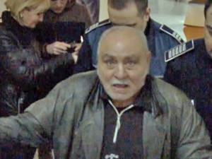 Gheorghe Lazăr este acuzat de tentativă de omor, după ce a sechestrat-o pe femeie şi a maltratat-o