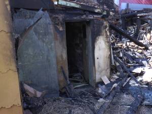 Petrică Căpriean este suspectat că a dat foc casei în care se aflau fosta sa soţie şi patru copii