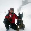 Salvamontistul Ionuţ Pascu şi câinele Erik au participat la un curs de intervenţie în caz de avalanşă