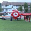 Unul dintre copii, aflat în stare gravă, a fost transportat de urgenţă cu elicopterul la un spital din municipiul Iaşi, pentru tratament de specialitate