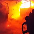 Bărbat rămas fără locuinţă şi o gospodărie afectată în urma unor incendii