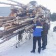 Camionul oprit de jandarmi la Moldovița