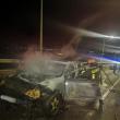 O mașină a ars violent pe șoseaua de centură a Sucevei