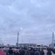 Disperarea a pus stăpânire pe oamenii care așteaptă să treacă din partea ucraineană în Punctul de Trecere a Frontierei (PTF) Siret