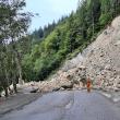 Aşa arată DN 17 B, în zona alunecărilor masive