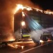 Incendiu puternic în trafic la un camion încărcat cu plite și cuptoare