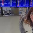 O tânără din Suceava a primit 10.000 de euro pentru a călători prin lume