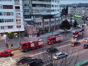 Alarmă în Burdujeni din cauza fumului care ieșea de la ultimul etaj al unui bloc turn