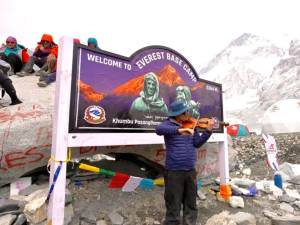 „Balada” lui Ciprian Porumbescu s-a auzit la poalele Everestului, în interpretarea violonistului Alexandru Tomescu