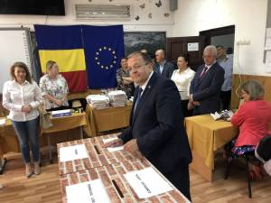 Gheorghe Flutur a votat la Gura Humorului pentru bunăstarea oamenilor și pentru continuarea dezvoltării județului