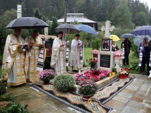 Preasfinţitul Părinte Ieronim, Episcopul Daciei Felix, a fost prezent duminică în mijlocul obștii de la Mănăstirea Voroneț