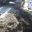 Un excavatorist a murit după ce a fost strivit cu camionul de un coleg de muncă