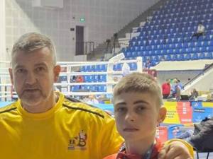 Juniorul Șerban Stoica de la CSM Suceava a devenit campion balcanic la box