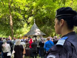 Hoț din Iași, prins după ce a furat din corturile pelerinilor veniți la hramul Sfântului Ioan cel Nou de la Suceava