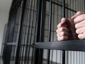 Dealer de droguri, trimis să mediteze la pușcărie