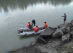 Adolescentul înecat în râul Suceava, căutat cu ajutorul unui scafandru