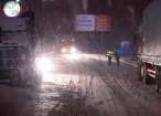 Iarna a lovit din nou: tiruri blocate pe şoseaua de centură, la Şcheia