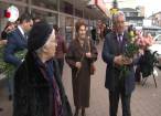 Mii de flori împărţite de primarul Ion Lungu doamnelor şi domnişoarelor, pe străzile Sucevei