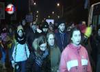 Câteva sute de suceveni protestează pe străzile municipiului faţă de adoptarea ordonanţei de modificare a codurilor penale