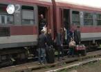 Circulaţia trenurilor între Moldova şi Ardeal se face începând de ieri cu ajutorul autobuzelor între Frasin şi Molid