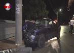 Accident cu cinci răniţi după ce şoferul, beat, a intrat cu maşina în stâlp