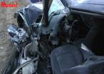Doi șoferi au rămas încarcerați, după ce autoturismele lor s-au ciocnit violent lângă Dornești