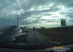 Accident evitat de doi șoferi cu capul pe umeri în urma unei depășire kamikaze